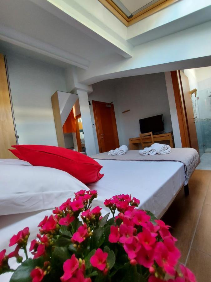 Hotel Senza Pensieri Riccione Exterior foto
